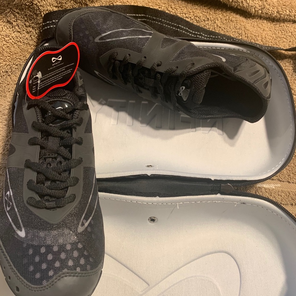 Brand new size 10 black infinity
